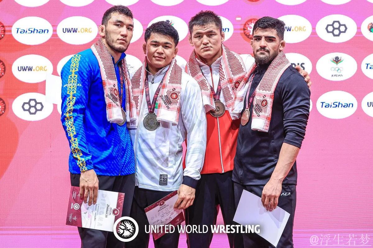 中国摔跤队亚锦赛斩获五枚奖牌